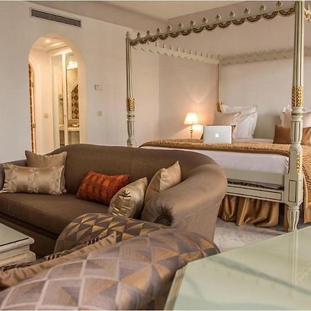 Hotel La Maison Blanche Tunis Exterior photo Suite