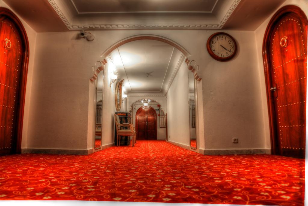 Hotel La Maison Blanche Tunis Exterior photo Interior of the hotel