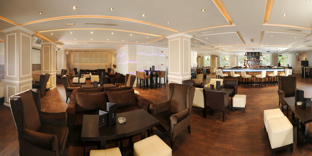 Hotel La Maison Blanche Tunis Exterior photo The lounge at the airport