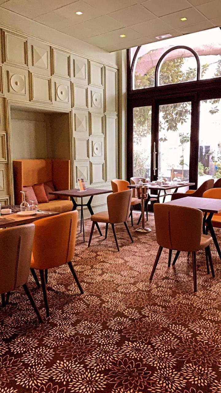 Hotel La Maison Blanche Tunis Exterior photo Interior of the restaurant