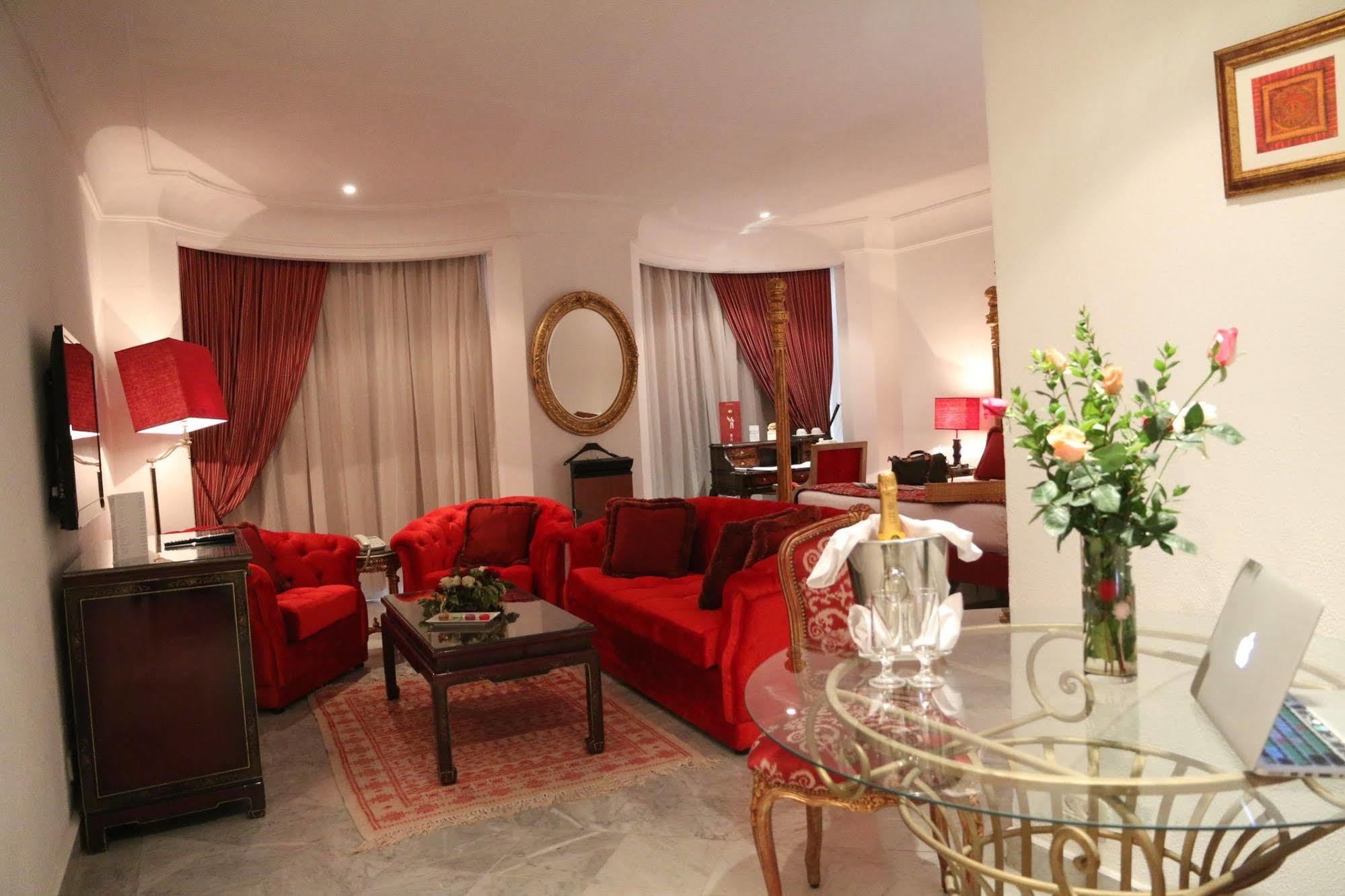 Hotel La Maison Blanche Tunis Exterior photo A living room in a luxury apartment