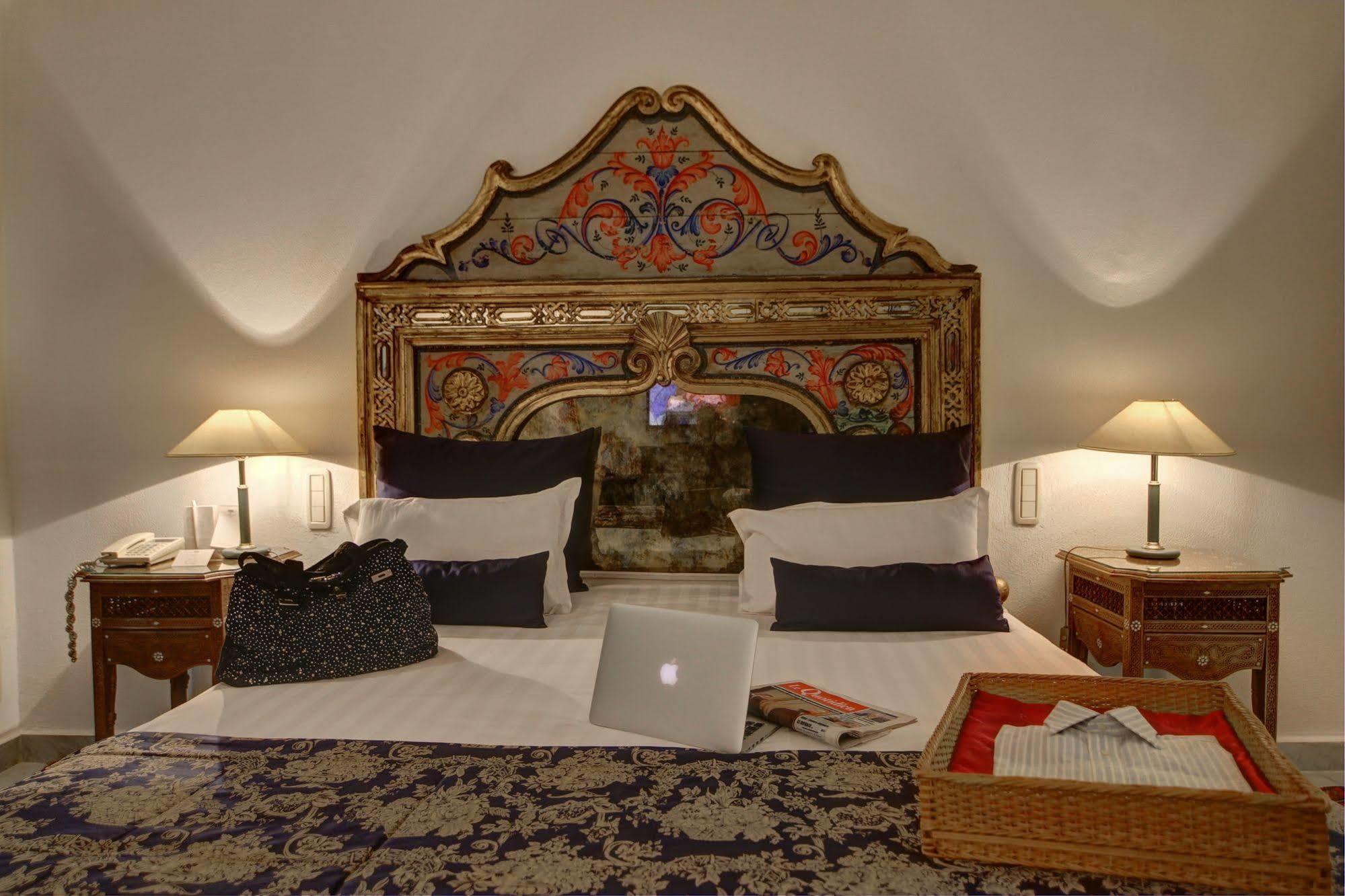 Hotel La Maison Blanche Tunis Exterior photo A bedroom at the hotel