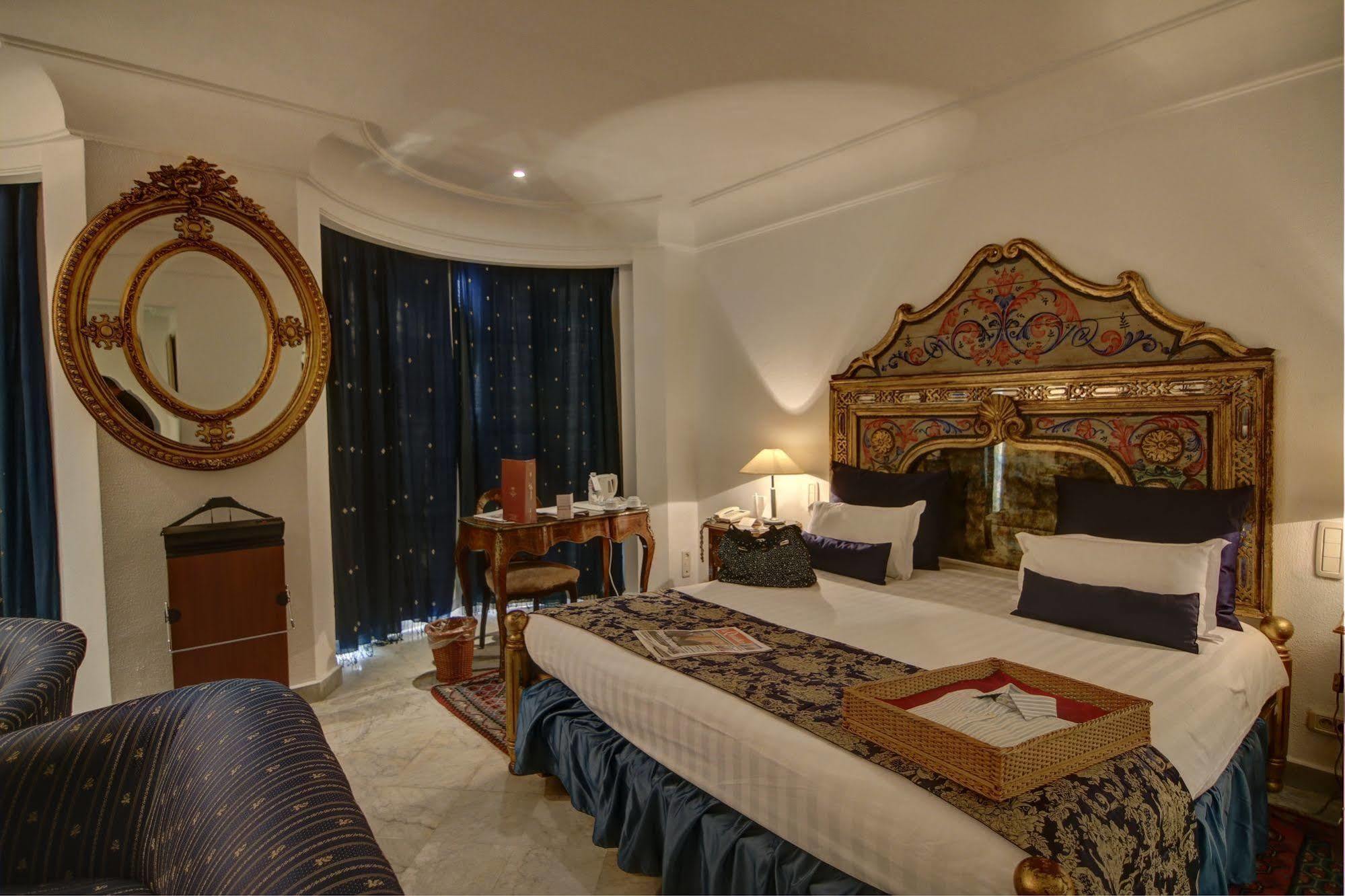 Hotel La Maison Blanche Tunis Exterior photo A room at the hotel